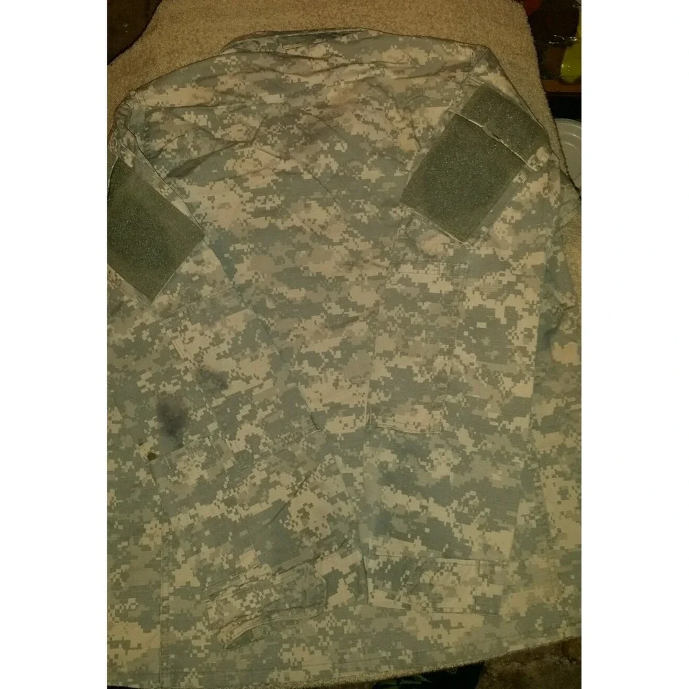Mens Sz Medium -‎ long Army issue digital camo long sleeve shirt jacket